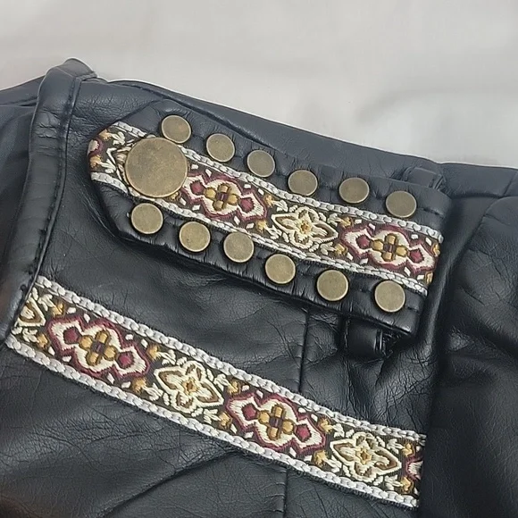 Buckle Black Fitted Faux Leather Brass Accent Embroidered Jacket size Small - Picture 5 of 9